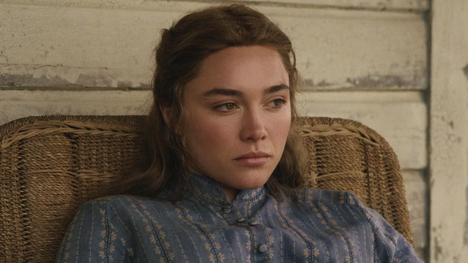 Florence Pugh como Cathy Ames em cena da minissérie A Leste do Éden, da Netflix.