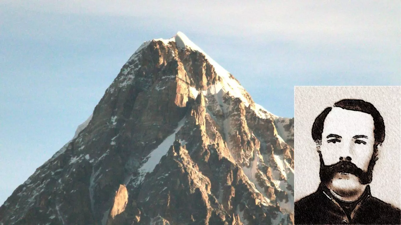 O cume de uma montanha com uma foto do poeta brasileiro Laurindo Rabelo